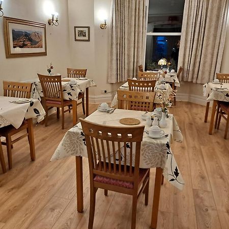 Somerset House B&B Grange-over-Sands Екстер'єр фото